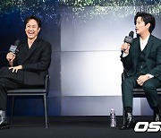 박희순,'분장팀에 사과하던 정우, 연기 연습하는 줄 몰랐다' [사진]