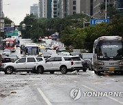 강남 폭우에 차량 5천여대 침수..외제차만 1천대 넘어(종합3보)