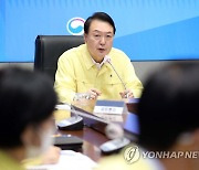 민방위복 입고 '반지하' 찾은 尹..첫 재난대응 안간힘(종합2보)