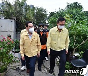 박홍근 원내대표,구룡마을 수해현장 방문