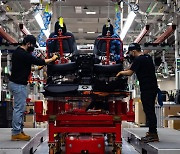 현대차, 노조에 '허락'받는 사이.. 테슬라는 북미에 공장 또 짓는다
