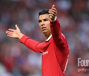 '맨유와 등 돌린' 호날두, 동료들도 'CR7 OUT' 원한다