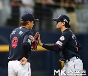 '신용수-정훈 홈런' 롯데, 키움 3연패 수렁으로 밀었다 [MK고척]