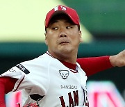 선두 SSG, KT 꺾고 3연승..김광현, 네 번째 도전 만에 10승