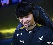 '이정도로는 못 뚫는다' 젠지, 불리했던 경기 대역전..'1위 질주' [LCK]