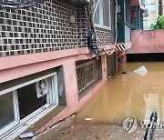 폭우 취약한 반지하 주택, 서울서 사라진다.."건축 전면불허"(종합)