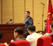 [속보]北김정은 "코로나19 최대비상방역전서 승리 선포"