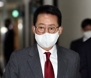 '北피살 은폐' 혐의 박지원, '대북송금' 때 변호사 선임