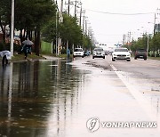 집중호우 내일 오전 일단락..호남 내일 아침까지 많은 비