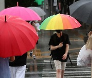 [내일날씨] 장마전선 지나갔지만 전국 최대 60mm 비..최고 34도 무더위 동반