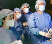 대전우리병원, 美·이라크 전문의에 '양방향 내시경 척추 수술' 연수