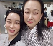 김혜은, 사촌 자매 '파친코' 이민진 작가와 투샷 "강원도 인재" [N샷]