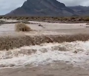 사막 기후 美 데스밸리서도 홍수 '천 년에 한 번 확률'