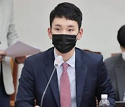 '일베논란' 박민영.. 대통령실 "채용 차질없이 진행 중"