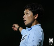 "여성 지도자도 할 수 있다".. 황인선, U-20 女월드컵 첫 승