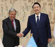 尹 만난 유엔 사무총장 "北 완전한 불가역적 비핵화 지지"