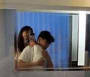 홍현희♥제이쓴, 子 함께한 첫 가족사진 공개.."세 식구 축복해"