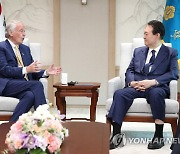 윤석열 대통령, 미 에드 마키 상원의원 접견