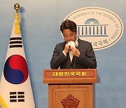 이준석 "윤핵관, 정치적 승부수 걸어야..총선서 열세지역 나와라"(상보)