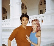 '빈지노 아내' 미초바, 싱가포르 신혼여행 사진 공개..밀착 스킨십 [N샷]