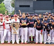 [포토] 이대호 '광주에서 KIA 선수들과 마지막 시리즈'