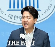 이준석, 尹·권성동·장제원 직격.."대통령 지도력의 위기"