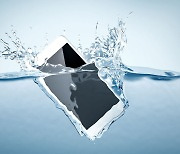 폭우에 침수된 스마트폰 어쩌나..유상수리 불가피