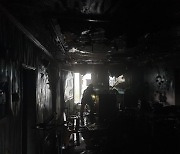 부산 빌라 1층서 화재..9명 병원 이송