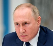 "러시아인 81% 푸틴 믿는다..우크라와 전쟁 지지"