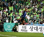 [현장 REVIEW] '에르난데스 멀티골 폭발' 인천, 전북에 3-1 역전승..14경기 만에 승리