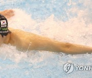 황선우, 접영 100m서도 한국기록 보유자 제치고 1위