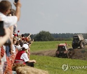 RUSSIA TRACTOR RACE