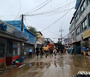 부여 폭우 피해 커져..주택·상가 50여채 침수, 2명 실종(종합)