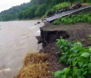충남, 밤새 시간당 110mm 폭우..곳곳 침수에 2명 실종