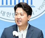 "아이 떼쓴다" 친윤의 무대응..尹취임 100일 또 큰 파도 온다