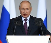 반년째 전쟁 이어지는데도..러시아인 81% "푸틴 믿는다"
