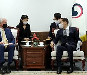 권영세, 친한파 미 상원 의원 만나 "대북 인도적 협력, 정치와 무관하게"