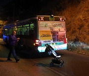 예루살렘서 새벽 버스에 총기 난사..임신부 포함 7명 부상