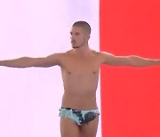 [영상] 국제대회 수중발레에 뜬 남자들.."마침내, 마법같은 날"