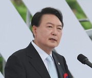 "비핵화 협상 초기부터 경제 지원" 윤 대통령, 북에 대화 손짓