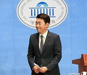 강훈식, 민주당 당대표 후보 사퇴