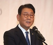 공청회 축사하는 김교흥 의원