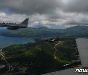 블랙이글스 안내하는 필리핀 공군