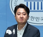 장외 여론전 나선 이준석 "尹의 XX발언, 나 때리라는 지령"