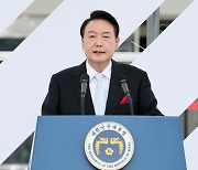 "비핵화 협상 나오면 경제 지원 해준다"..윤 대통령, 北에 '담대한 구상' 제안