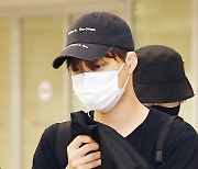 엑소 카이 '은근 섹시한 잔근육'[포토엔HD]