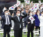 尹 대통령 "北 비핵화 땐 대규모 식량·인프라 지원"