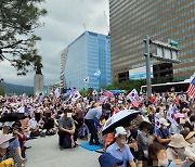 '집회 불허'가 무색해진 광화문 광장..보수단체는 예외?