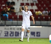 '팔로세비치 결승골' 서울, 김천에 2-1 역전승