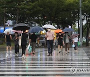 [날씨] 전국 흐리거나 비..수도권·충청은 오후 '맑음'